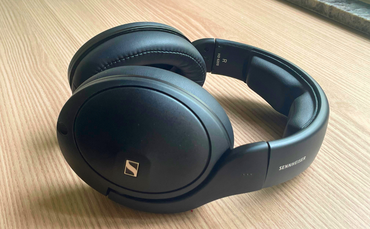 Review of Sennheiser HD 620S Closed Back Headphones