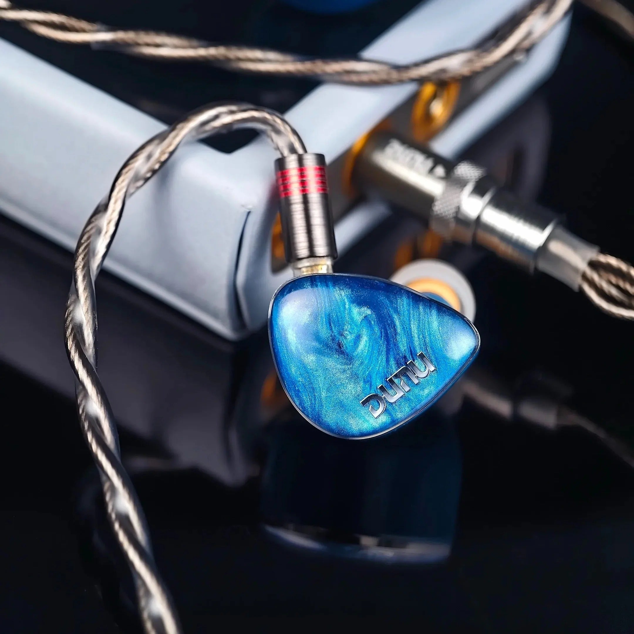 DUNU DN142 1DD+4BA+2 Micro Planar Drivers IEMs