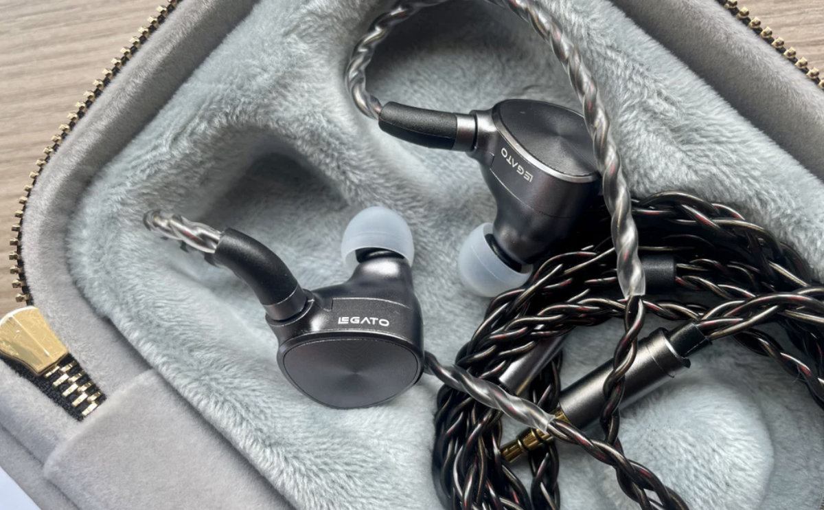 7HZ Legato In-Ear Monitors Review - Powerful Bass and Smooth Performance