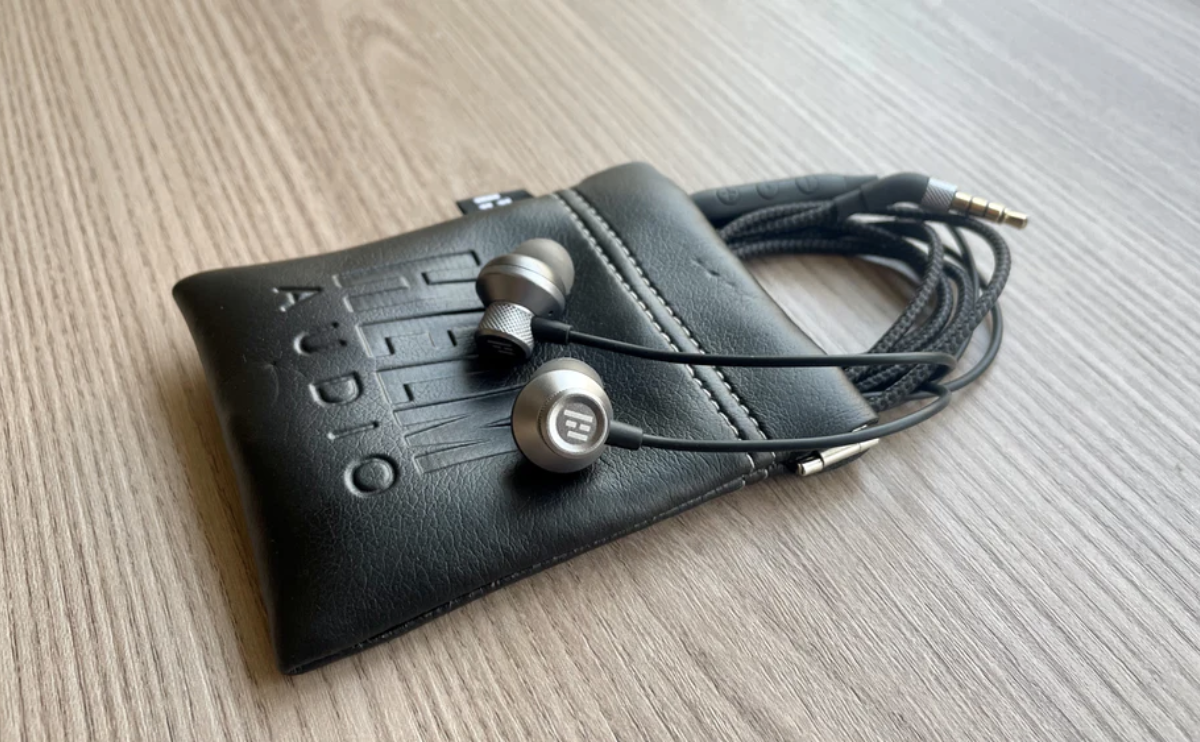 Helm F2 Planar Magnetic Dual Driver Earphones Review: Experience Powerful Bass Like Never Before!