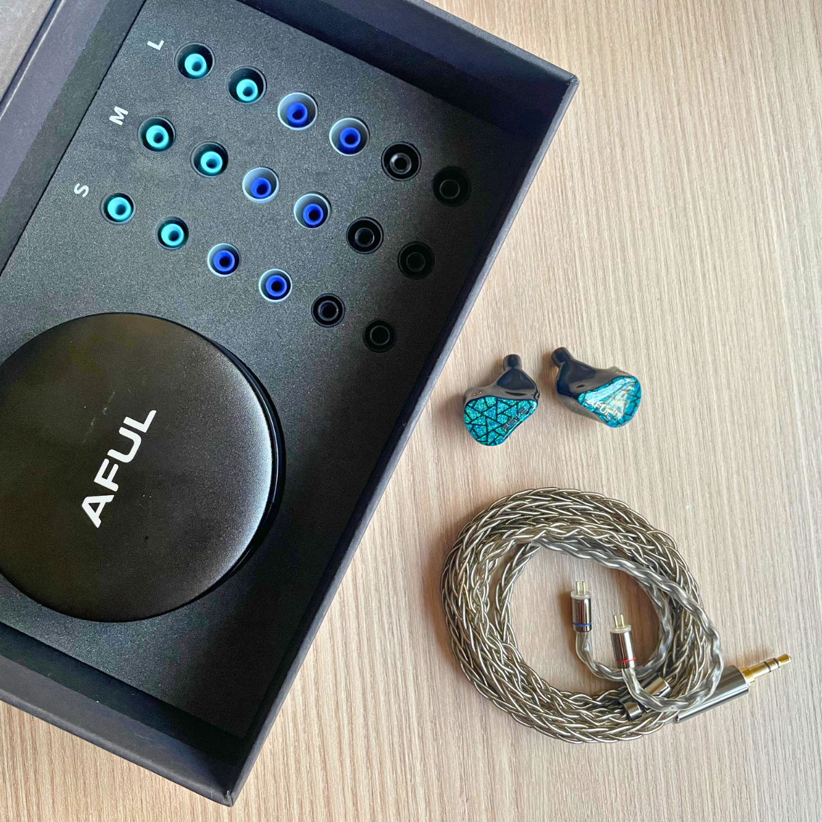 極美品】AFUL PERFORMER8 イヤホン 4.4mmプラグ 【公式通販】 極美品】AFUL PERFORMER8 イヤホン 4.4mmプラグ 【公式通販】