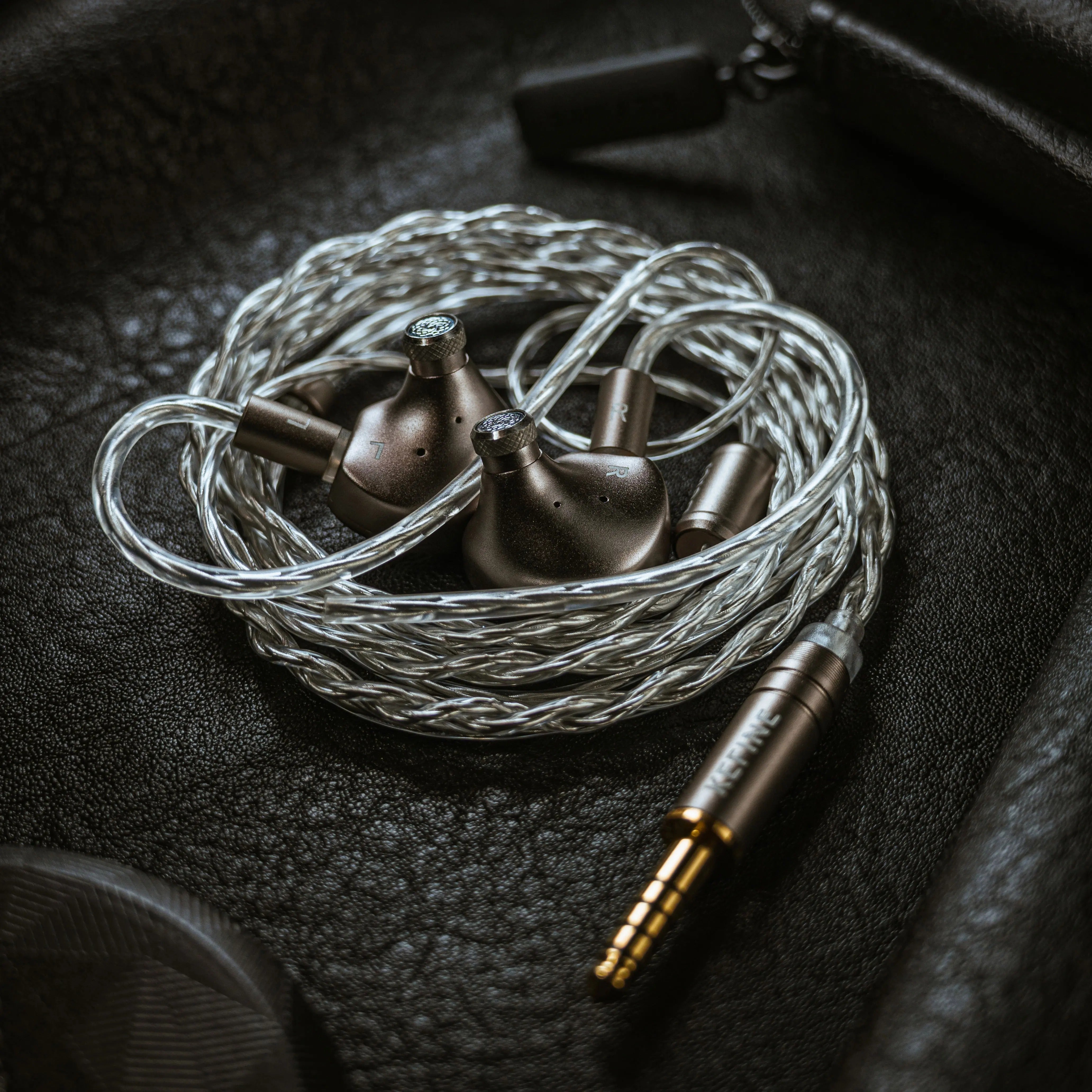 KEFINE Delci AE IEM
