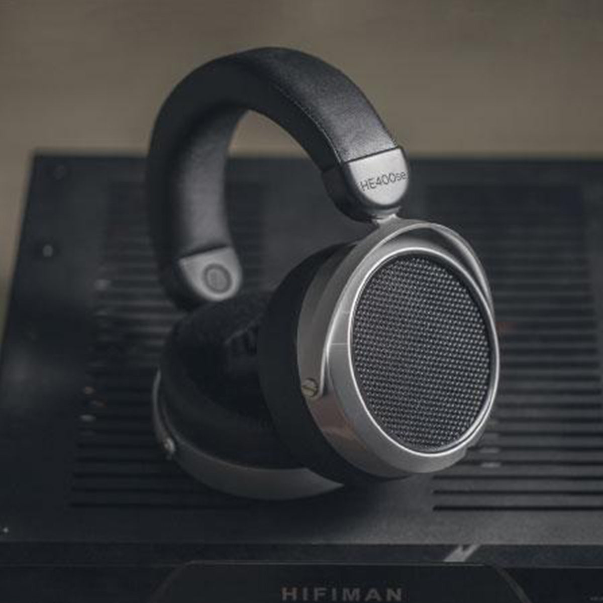 HiFiMAN HE400se Over-Ear Planar Magnetic Headphone
